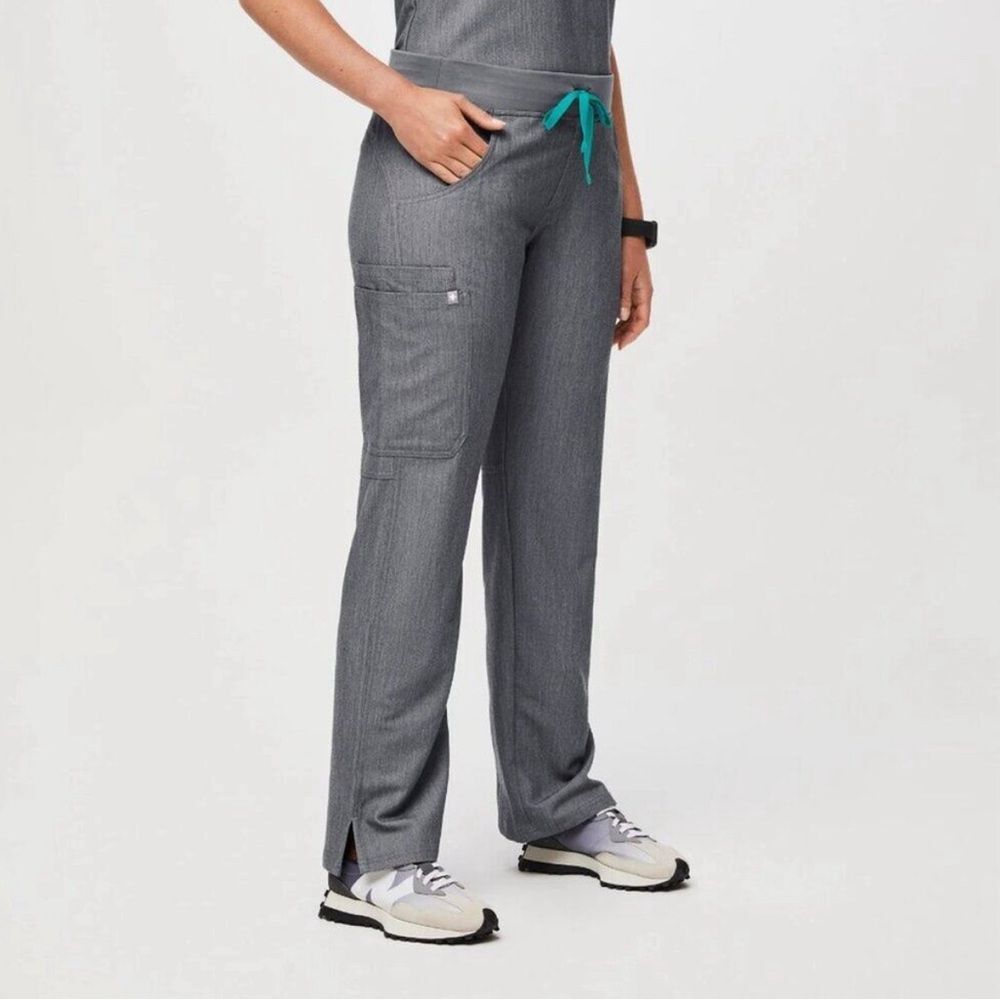 Figs kade cargo scrub pants graphite gray